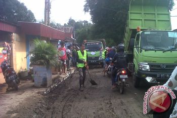 Narapidana rutan Manado bantu bersihkan sampah banjir