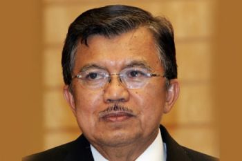 Jusuf Kalla Kunjungi Korban Banjir di Pati