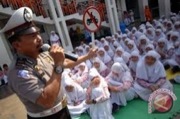 Puluhan siswa SD belajar keselamatan berlalu lintas 
