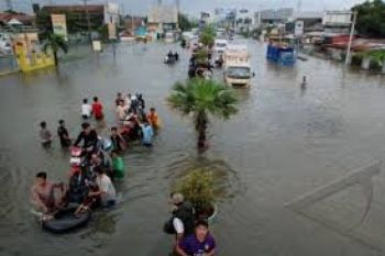 Puluhan Rumah Diterjang Banjir Bandang
