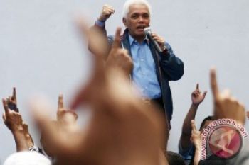 Belasan Ribu Relawan Hatta Rajasa "Serbu" GBK