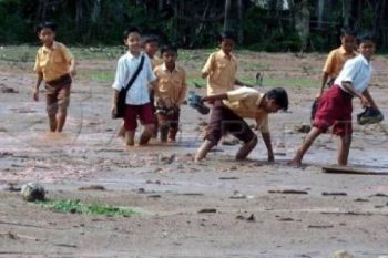 Difasilitasi, Mutasi Sekolah Korban Longsor