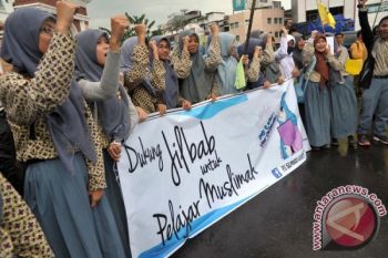 Aksi Tolak Pelarangan Jilbab