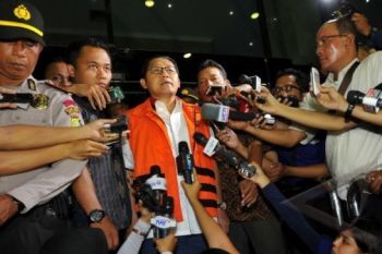 KPK Tahan Anas Urbaningrum