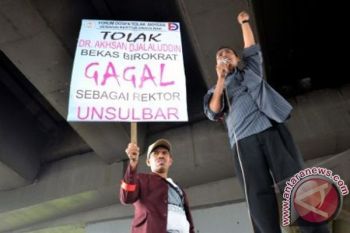 TOLAK REKTOR UNSULBAR