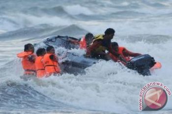 Pencarian Enam Penumpang KMP Munawar masih Berlangsung