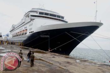 Kapal Pesiar MV Voledam Kunjungi Makassar 