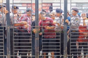 Dobrak Pagar Koperasi