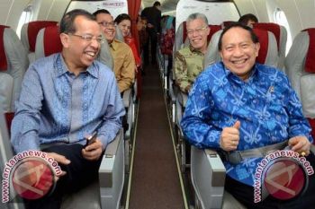 Pesawat jet explore Garuda mendarat di Mamuju