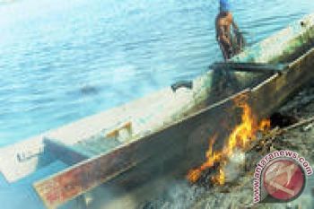 Polisi: Perahu Kawanan Pencuri Ternak Dibakar Massa