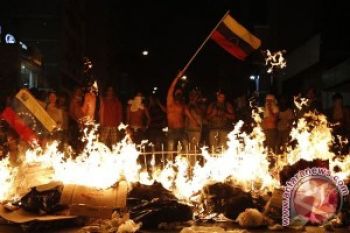 Pemimpin Oposisi Venezuela Menyerahkan Diri
