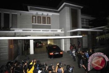 KPK Kembali Sita Lima Mobil Terkait Kasus Wawan
