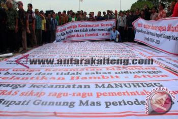 Warga Gunung Mas Minta Segera Lantik Hambit-Arthon 