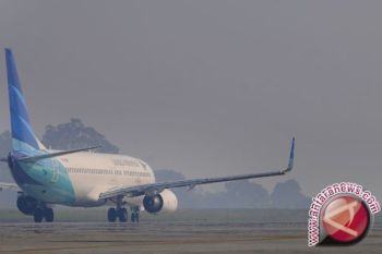 Penerbangan Bandara Pekanbaru terganggu kabut asap         