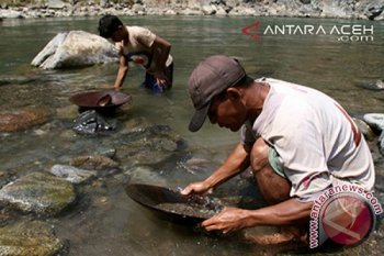 Mendulang Emas