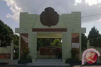 Wartawan  DIY ziarahi makam tokoh pers nasional 