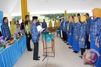 Sujadi Kukuhkan Pengurus LKKS Pringsewu