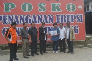 Pemkab Mentawai Berikan Bantuan untuk Korban Erupsi Sinabung