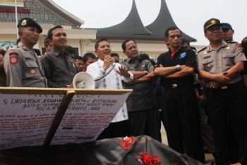 Bupati: Kepala Daerah Tidak Berwenang Angkat Honorer Jadi CPNS