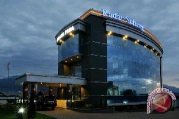 Dua Mobil Melintas Sebelum Bom Meledak 