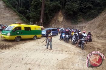 Warga Keluhkan Buka-tutup Jalan Kebun Kopi 