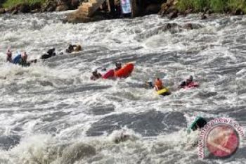 Owabong Agendakan Gelar Kejurnas Selancar Sungai