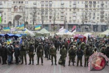 Tujuh Orang Tewas Saat Polisi Serbu Kamp Protes Ukraina