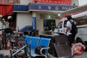 China Tuduh Ekstremis Arsiteki Kekerasan Xinjiang
