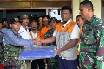 BANTUAN UNTUK KORBAN BANJIR