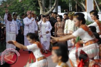 Presiden Kunjungi Kuburan Gua Alam Adat Toraja