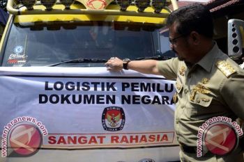 Gubernur Sulsel Lepas Logistik Pemilu ke Kabupaten 