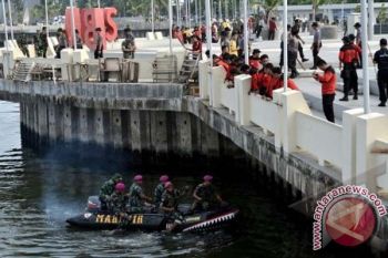 KERJA BAKTI TNI POLRI
