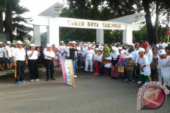 KPU GELAR GERAK  JALAN SEHAT