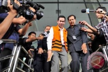  Ratu Atut dan Wawan bertemu Akil Mochtar di Singapura