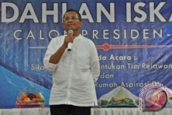 Dahlan Pimpin Rapat BUMN Dengan Berkaos Barcelona 7