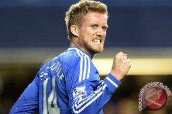 Arsenal Terjungkal, Chelsea Kokoh di Puncak
