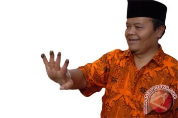 Hidayat Nur Wahid Pilih Kampanye Kerja Bakti