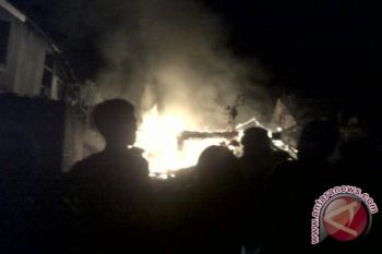 Rumah penjual bensin eceran terbakar