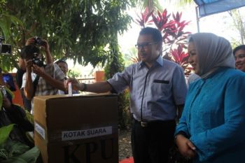 Hanya Desri dan Putranya yang Memilih di Pilkada
