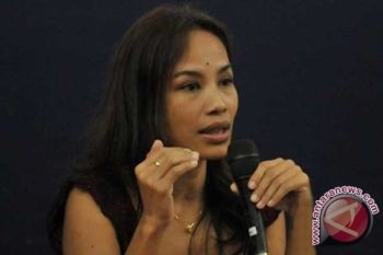 Ayu Utami : Menulis Adalah Tumpahan "Curhat"