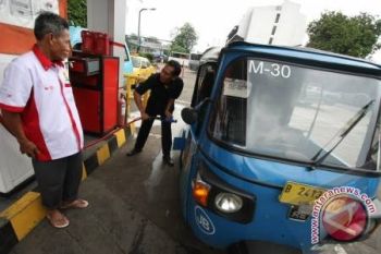 Bajaj biru si irit primadona penembus kemacetan