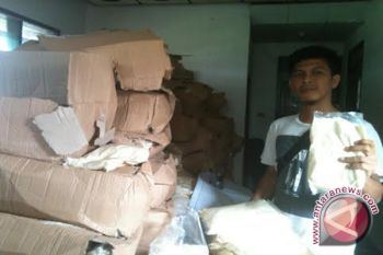 Ada Apa ? Logistik Pilgub Kok Disimpan Di Rumah