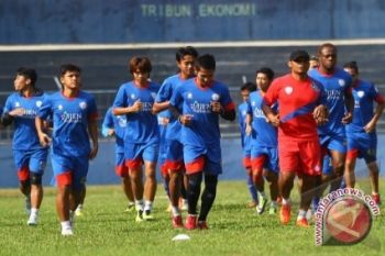 Arema turunkan kekuatan penuh hadapi Persib 