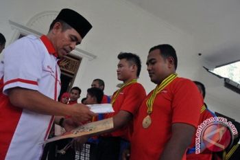 Pemkab Waykanan Beri Kado Atlet Berprestasi