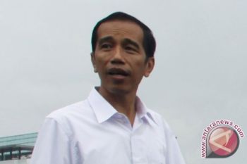 Jokowi Kunjungi Makam Bung Karno Tengah Malam