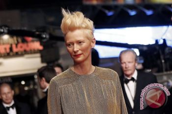Tilda Swinton dilirik bintangi 'Trainwreck'