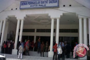 DPRD Palu Sebar 1.000 Undangan Pelantikan