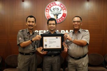 Semen Padang Raih Penghargaan Kepuasan Konsumen