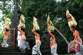 Bupati Safari Nyepi Kunjungi Tokoh Hindu Kaharingan 
