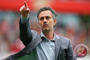 Mourinho Harapkan Pertarungan Sengit Di Sektor Kiper